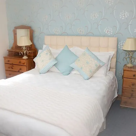 Pinewood House Gasthuis 3*