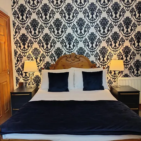 Penzion Pinewood House 3*