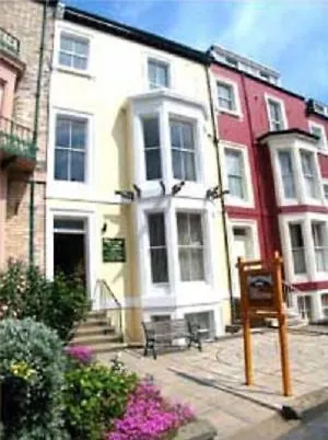 Pensionat Pinewood House 3*