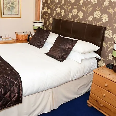 Pensionat Pinewood House 3*