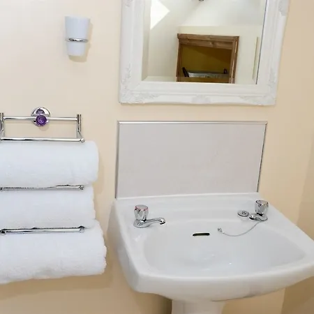 Pinewood House 3* Whitby