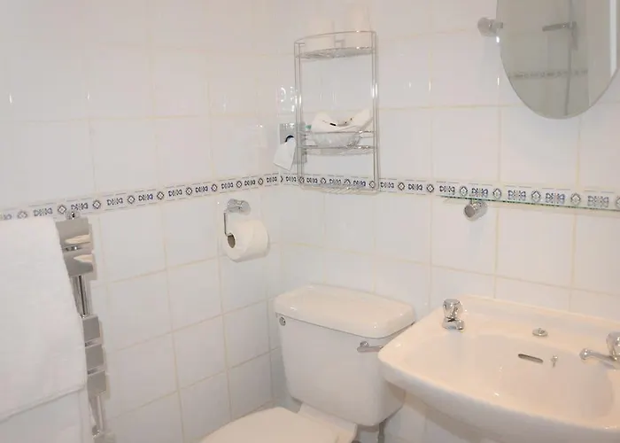 Pinewood House Guest house 3*