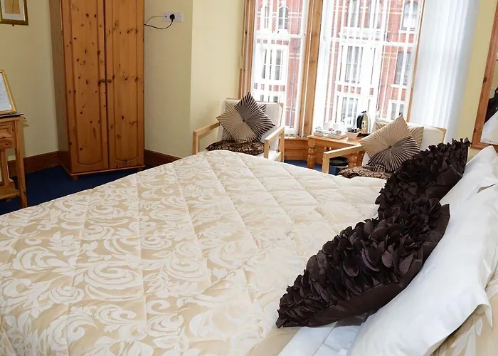 Pinewood House Guest house 3*